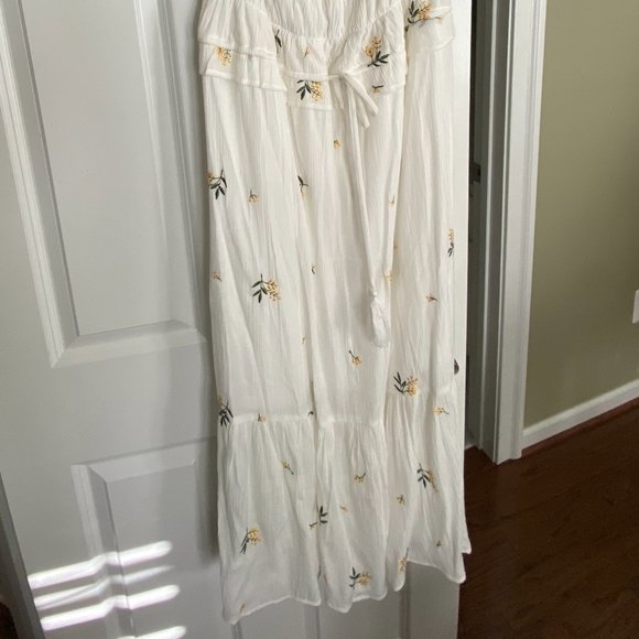 NEW VICI Aeom Hovering Florals Embroidered Midi Dress [XL] - Picture 9 of 9